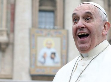 Papa-Francisco-provoca-debate-al-decir-que-quiere-cambiar-el-Padre-Nuestro_369x274_exact_1513007881